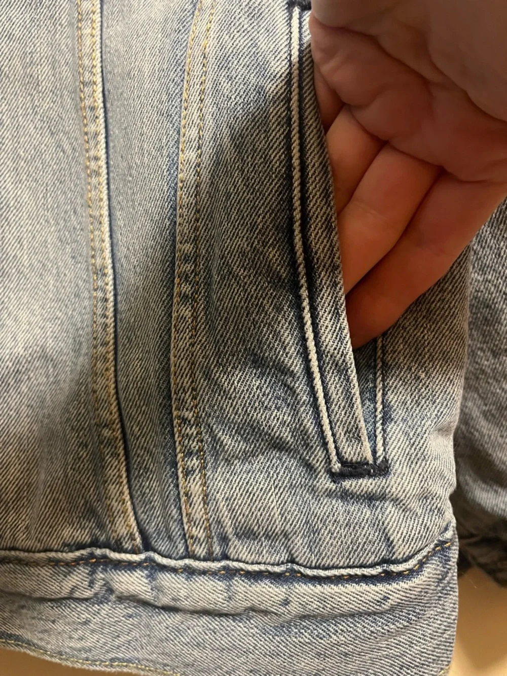 Levi's Light Blue Denim Sherpa Collar Jacket - Picture 6 of 7